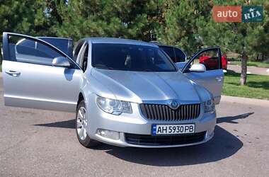Лифтбек Skoda Superb 2012 в 