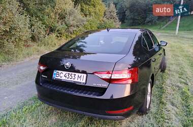 Лифтбек Skoda Superb 2016 в Львове