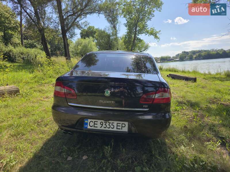 Лифтбек Skoda Superb 2011 в Черновцах