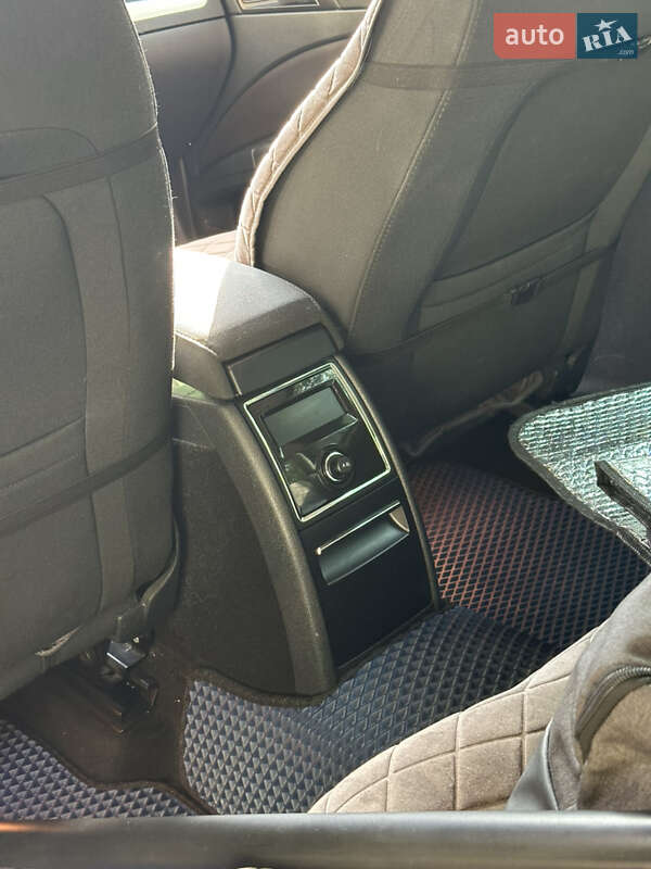 Універсал Skoda Superb 2012 в Ужгороді фото 37 Універсал Skoda Superb 2012 в Ужгороді