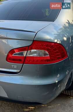 Лифтбек Skoda Superb 2011 в 