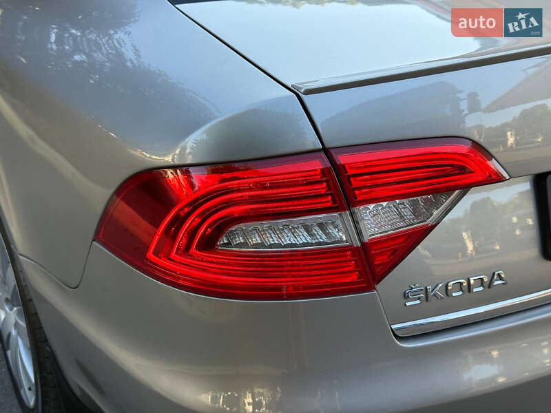 Лифтбек Skoda Superb 2013 в Днепре