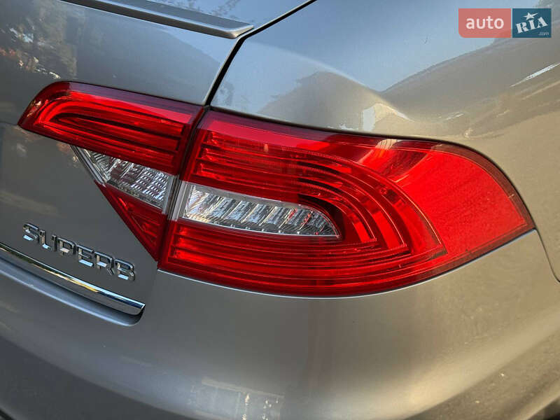 Лифтбек Skoda Superb 2013 в Днепре