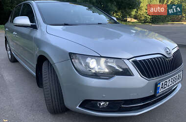 Лифтбек Skoda Superb 2015 в 