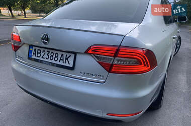 Лифтбек Skoda Superb 2015 в 