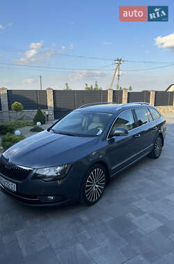 Универсал Skoda Superb 2015 в 