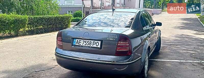 Лифтбек Skoda Superb 2004 в Каменском