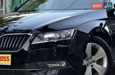 Лифтбек Skoda Superb 2015 в 
