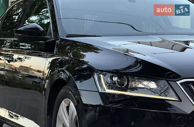 Лифтбек Skoda Superb 2015 в 
