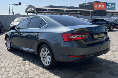Лифтбек Skoda Superb 2020 в 