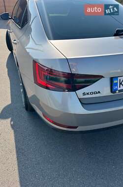 Лифтбек Skoda Superb 2018 в 