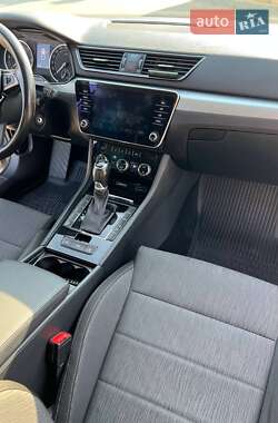 Лифтбек Skoda Superb 2018 в 