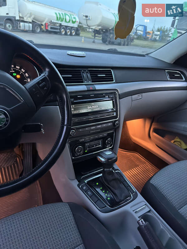 Лифтбек Skoda Superb 2009 в Луцке