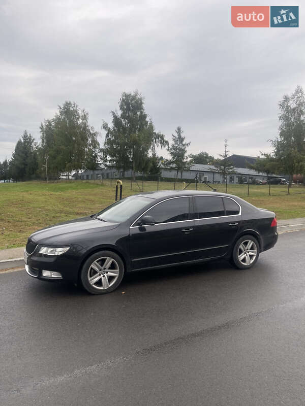 Седан Skoda Superb 2009 в Новояворовске фото Седан Skoda Superb 2009 в Новояворовске