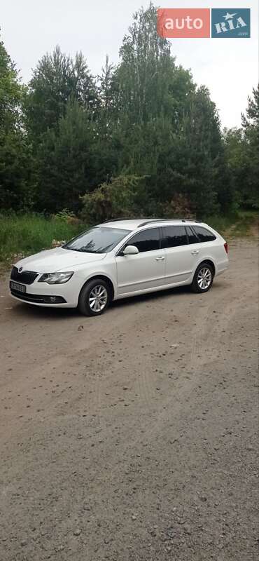 Універсал Skoda Superb 2013 в Чернігові