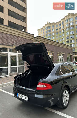 Лифтбек Skoda Superb 2011 в 