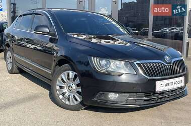 Лифтбек Skoda Superb 2014 в 
