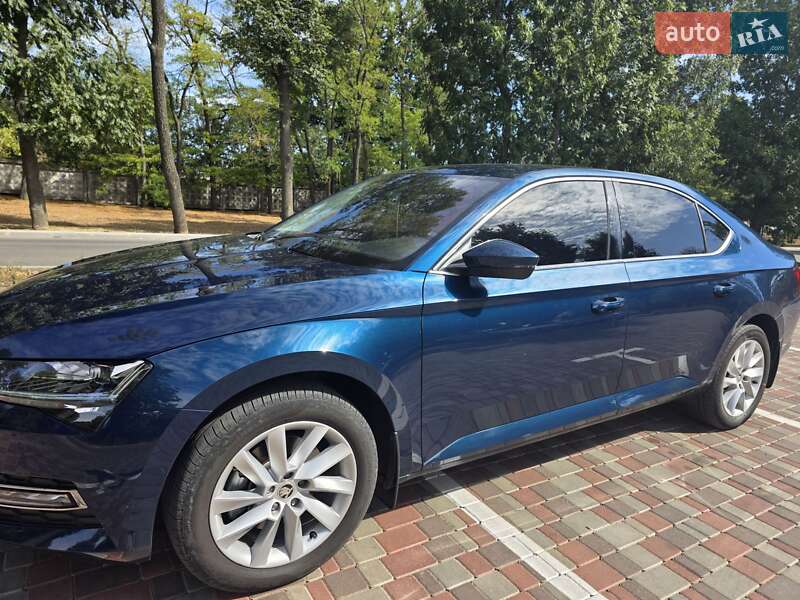 Лифтбек Skoda Superb 2021 в Кропивницком