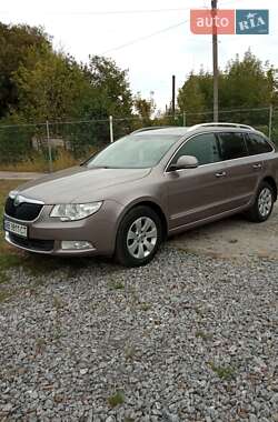 Универсал Skoda Superb 2011 в 
