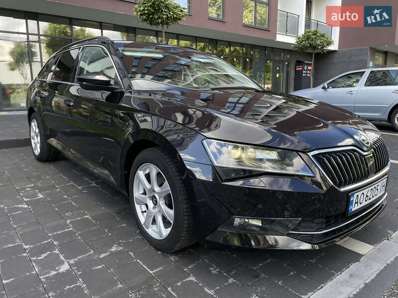 Универсал Skoda Superb 2017 в Сваляве