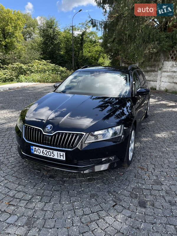 Универсал Skoda Superb 2017 в Сваляве