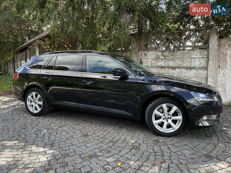 Универсал Skoda Superb 2017 в Сваляве