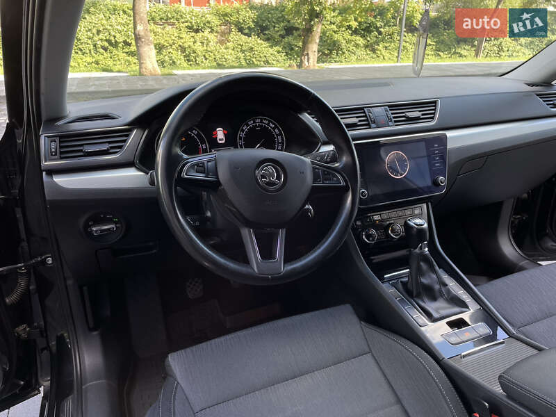 Универсал Skoda Superb 2017 в Сваляве