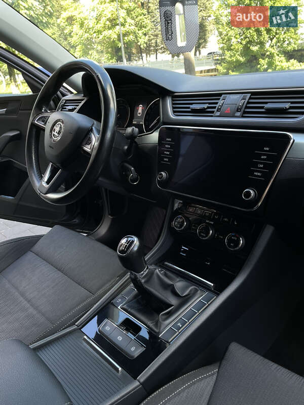 Универсал Skoda Superb 2017 в Сваляве