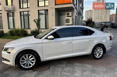 Лифтбек Skoda Superb 2018 в Киеве
