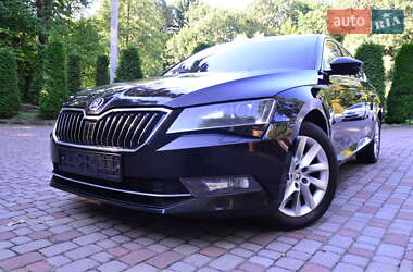 Лифтбек Skoda Superb 2017 в 