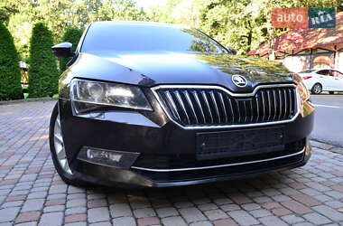 Лифтбек Skoda Superb 2017 в 