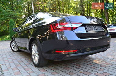 Лифтбек Skoda Superb 2017 в 