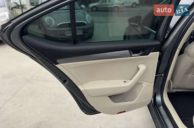 Лифтбек Skoda Superb 2015 в 
