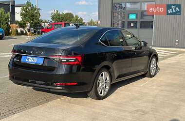 Лифтбек Skoda Superb 2022 в 