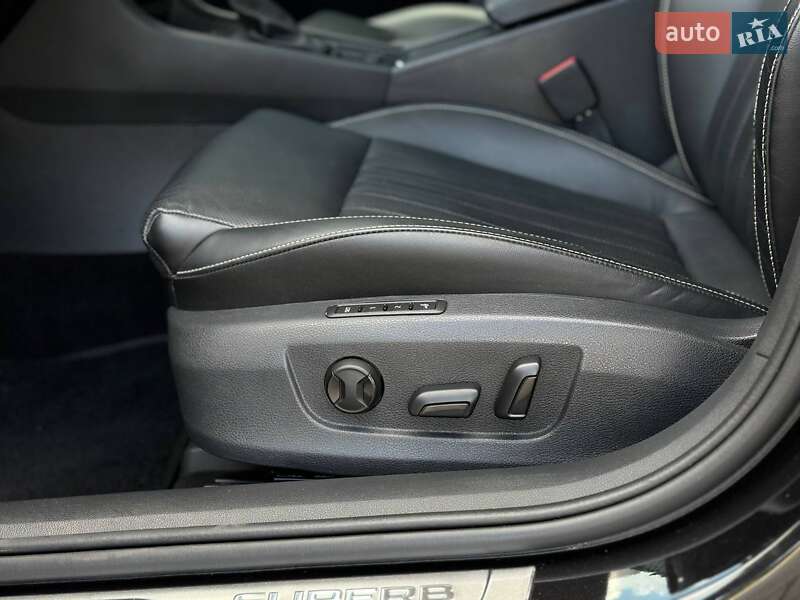 Лифтбек Skoda Superb 2022 в Луцке