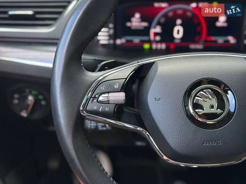 Лифтбек Skoda Superb 2022 в Луцке