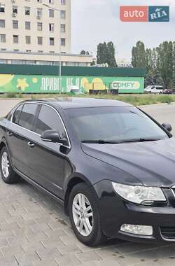 Лифтбек Skoda Superb 2012 в 