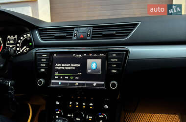 Лифтбек Skoda Superb 2015 в 