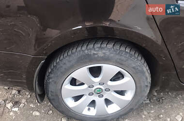 Лифтбек Skoda Superb 2012 в 