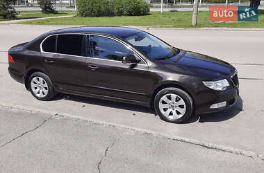 Лифтбек Skoda Superb 2012 в 