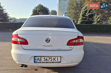 Лифтбек Skoda Superb 2012 в 