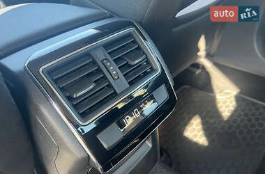 Лифтбек Skoda Superb 2016 в 
