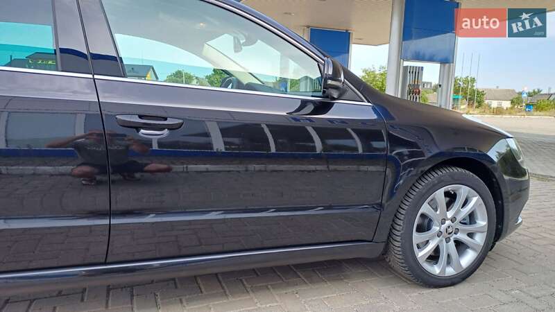 Универсал Skoda Superb 2014 в Луцке
