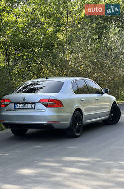 Лифтбек Skoda Superb 2014 в 