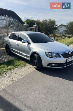 Лифтбек Skoda Superb 2014 в 