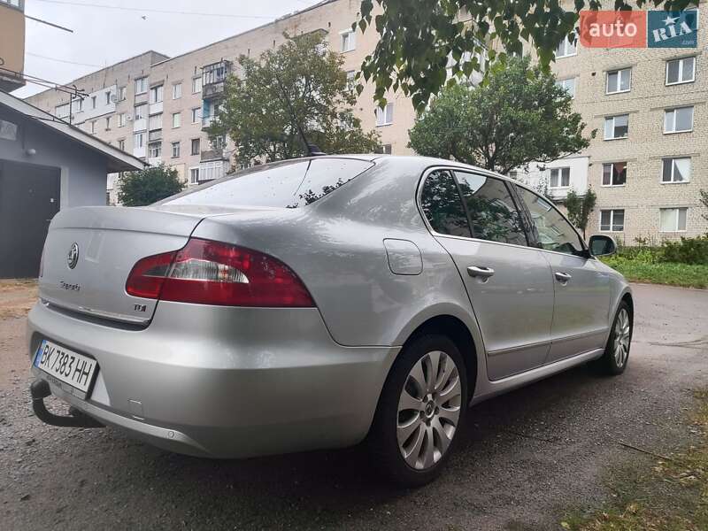 Лифтбек Skoda Superb 2009 в Дубно
