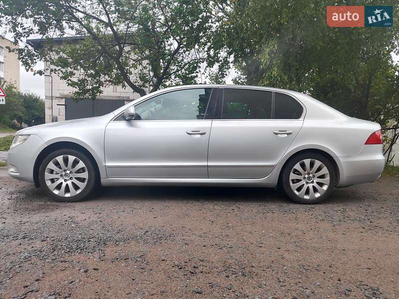 Лифтбек Skoda Superb 2009 в Дубно
