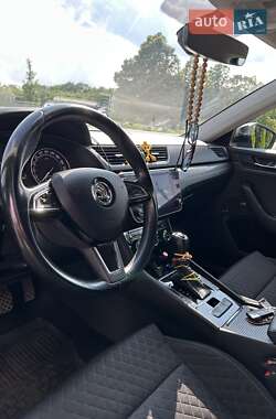 Лифтбек Skoda Superb 2018 в 