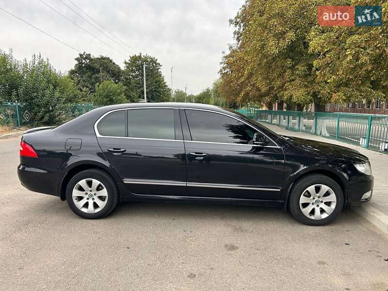 Лифтбек Skoda Superb 2011 в Николаеве