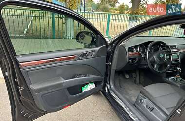 Лифтбек Skoda Superb 2011 в 